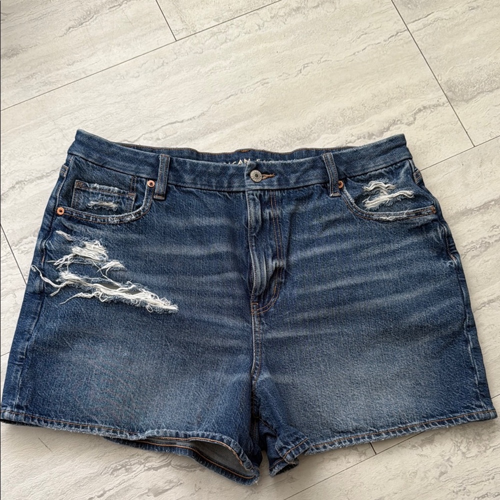 American Eagle women’s shorts